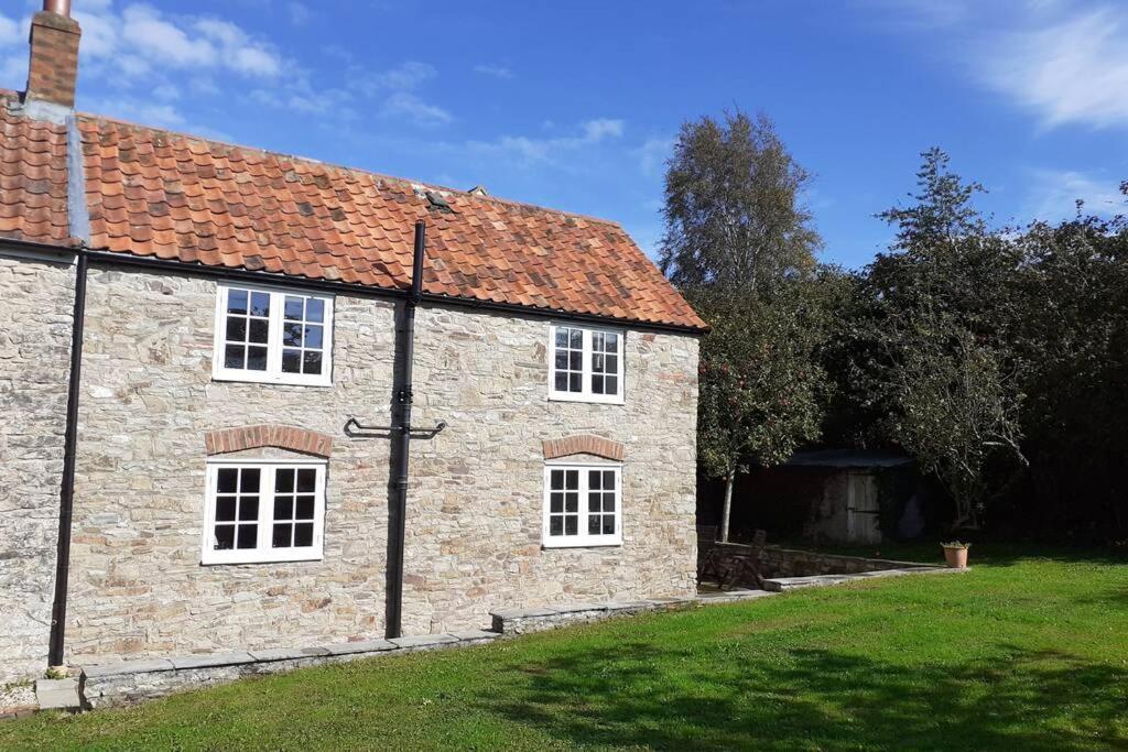 Characterful Cottage Adjacent To An Orchard Brockley Eksteriør bilde